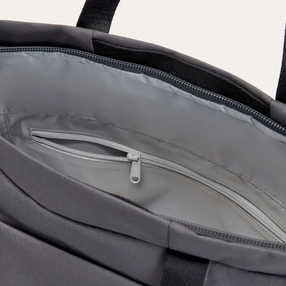 Everlane ReNew Transit Weekender - Picture 3 of 3